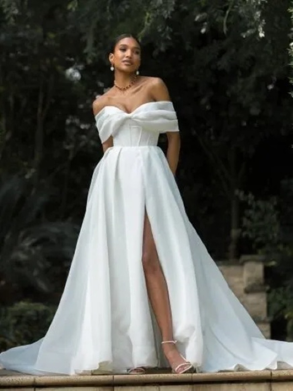 Madi Lane Prestyn Wedding Dress (Street size 6)